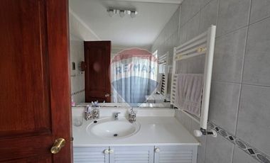 Venta amplia casa sector Regional