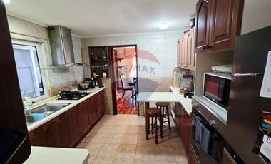 Venta amplia casa sector Regional
