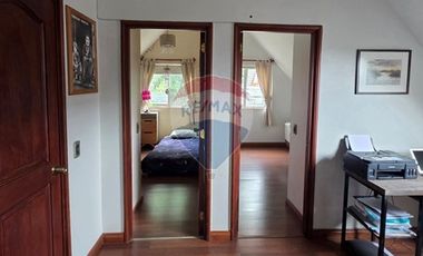 Venta amplia casa sector Regional