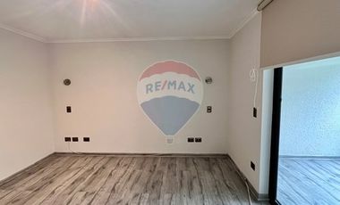 Remodelado, frente a Colegio San Esteban