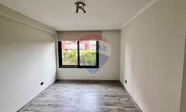 Remodelado, frente a Colegio San Esteban