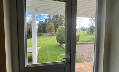 Casa en parcela amplia rodeada de naturaleza