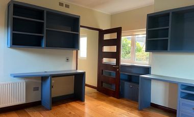 Casa en parcela amplia rodeada de naturaleza