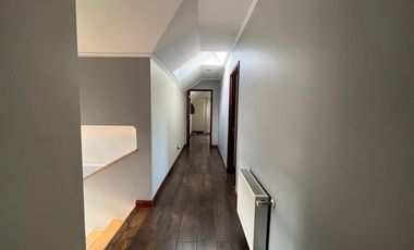 Casa en parcela amplia rodeada de naturaleza