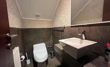 Casa en parcela amplia rodeada de naturaleza