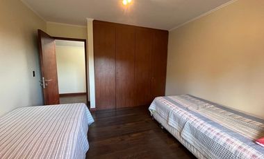 Casa en parcela amplia rodeada de naturaleza