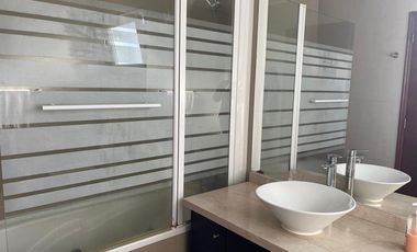 Casa en parcela amplia rodeada de naturaleza