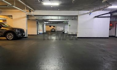 Arriendo estacionamiento