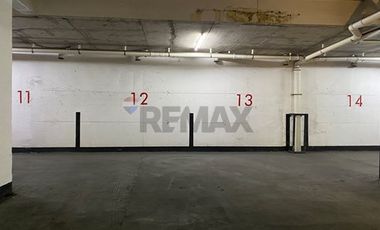 Arriendo estacionamiento