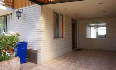 Casa 2 pisos, 4D/2B, barrio residencial La Florida