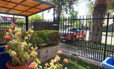 Casa 2 pisos, 4D/2B, barrio residencial La Florida