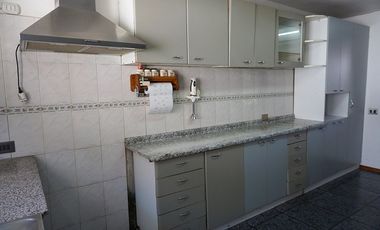 Casa 2 pisos, 4D/2B, barrio residencial La Florida