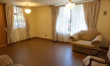 Casa 2 pisos, 4D/2B, barrio residencial La Florida