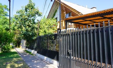 Casa 2 pisos, 4D/2B, barrio residencial La Florida