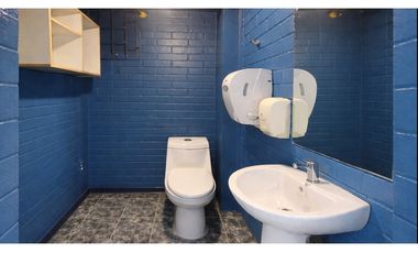 Local Comercial  a Pasos de Metro Matta