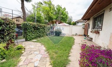 Amplia y luminosa casa en Macul (656 m2)