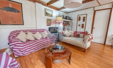 Amplia y luminosa casa en Macul (656 m2)