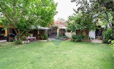 Amplia y luminosa casa en Macul (656 m2)