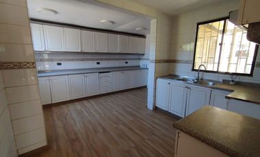 Arriendo Casa Villa Instituto Ingles 4D+3B+2E+B