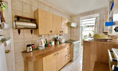 Casa 4D con gran terreno en Macul