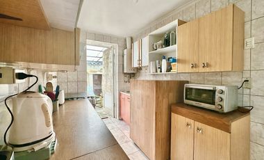 Casa 4D con gran terreno en Macul