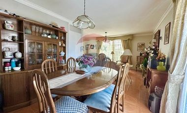 Casa 4D con gran terreno en Macul