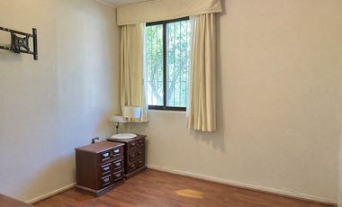 Casa 4D con gran terreno en Macul