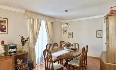 Casa 4D con gran terreno en Macul