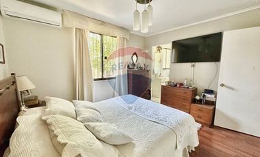 Casa 4D con gran terreno en Macul