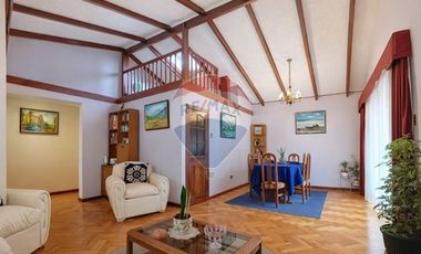 Hermosa Casa en Venta 3D+2B+3E+1B