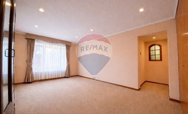 Hermosa Casa en Venta 3D+2B+3E+1B