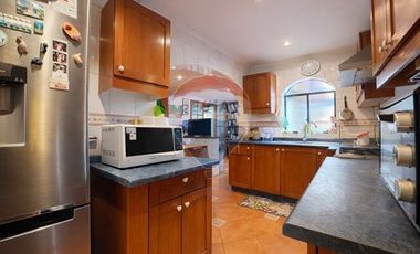 Hermosa Casa en Venta 3D+2B+3E+1B