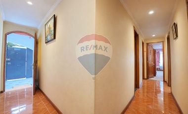 Hermosa Casa en Venta 3D+2B+3E+1B