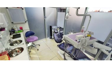 CLINICA DENTAL OPERATIVA A PASOS DE ESTORIL