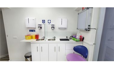 CLINICA DENTAL OPERATIVA A PASOS DE ESTORIL