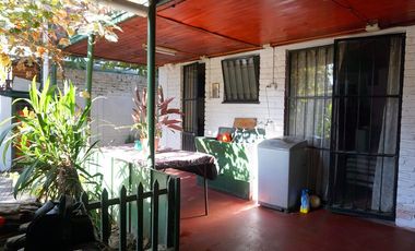 Casa pasaje cerrado a minutos Metro Quilín