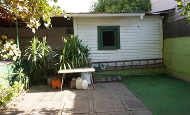 Casa pasaje cerrado a minutos Metro Quilín