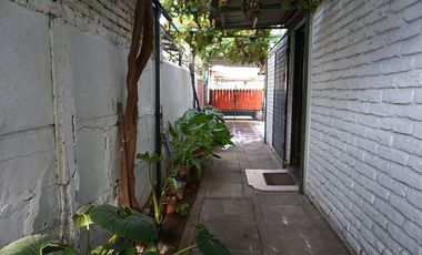 Casa pasaje cerrado a minutos Metro Quilín