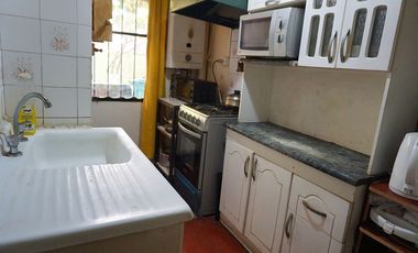 Casa pasaje cerrado a minutos Metro Quilín