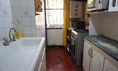 Casa pasaje cerrado a minutos Metro Quilín