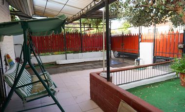 Casa pasaje cerrado a minutos Metro Quilín