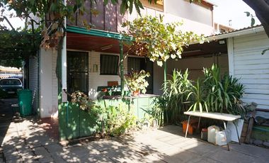 Casa pasaje cerrado a minutos Metro Quilín