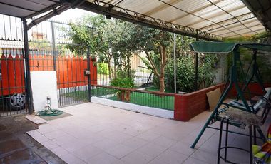 Casa pasaje cerrado a minutos Metro Quilín