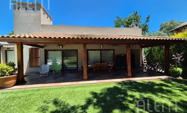 Casa en Alquiler ANUAL en El Ombú