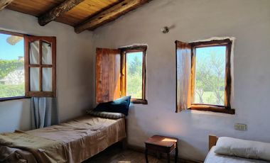 En Venta Casa de 1 dorm. grandes vistas y potencial de mojora. Bv. Los Olivares, Los Hornillos