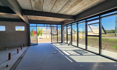 Depósito 5.400 m2 a estrenar -  spegazzini