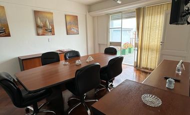 Oficina en Venta de dos plantas sobre Av 9 de Julio con amplia vista panorámica