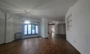 CERRO DE LAS ROSAS CASA EN ALQUILER