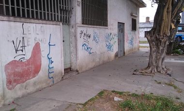 venta   local   213 m2  caseros