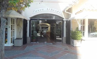 Locales en Paseo Alberdi, calle Alberdi al 250, Neuquén